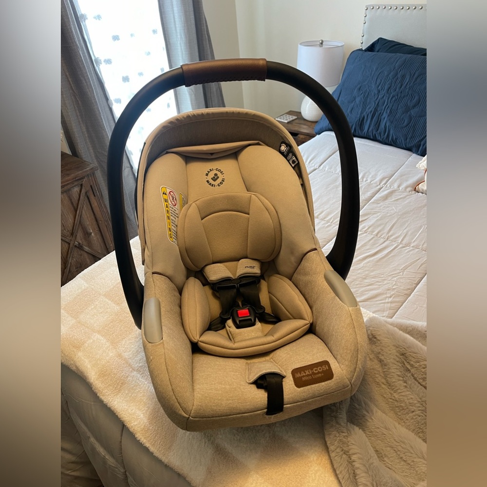 Maxi Cosi Luxe+ infant car seat